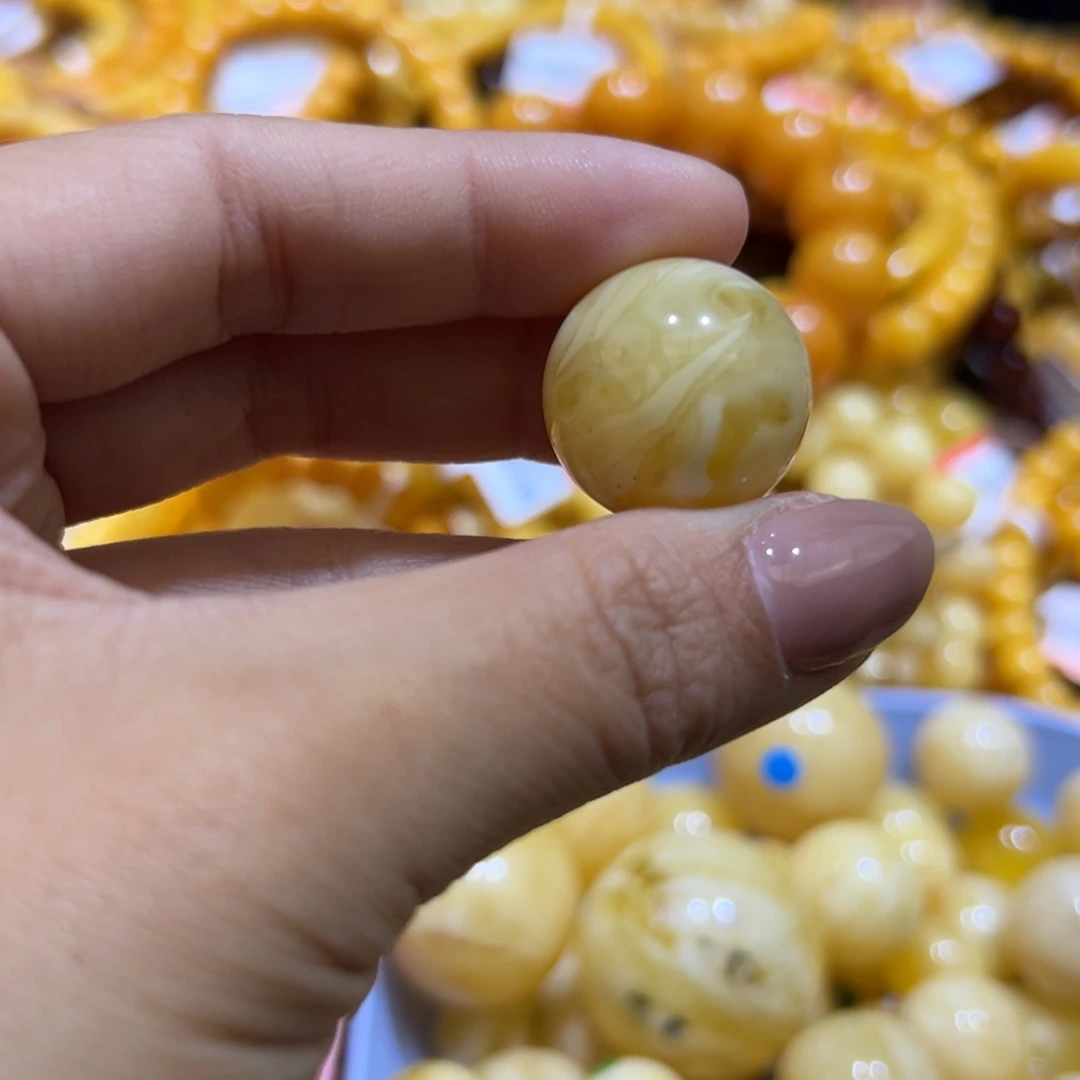 琥珀珠宝奇石未镶嵌