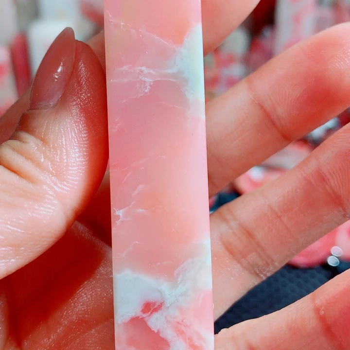 降***掌巴林石巴林粉冻一枚