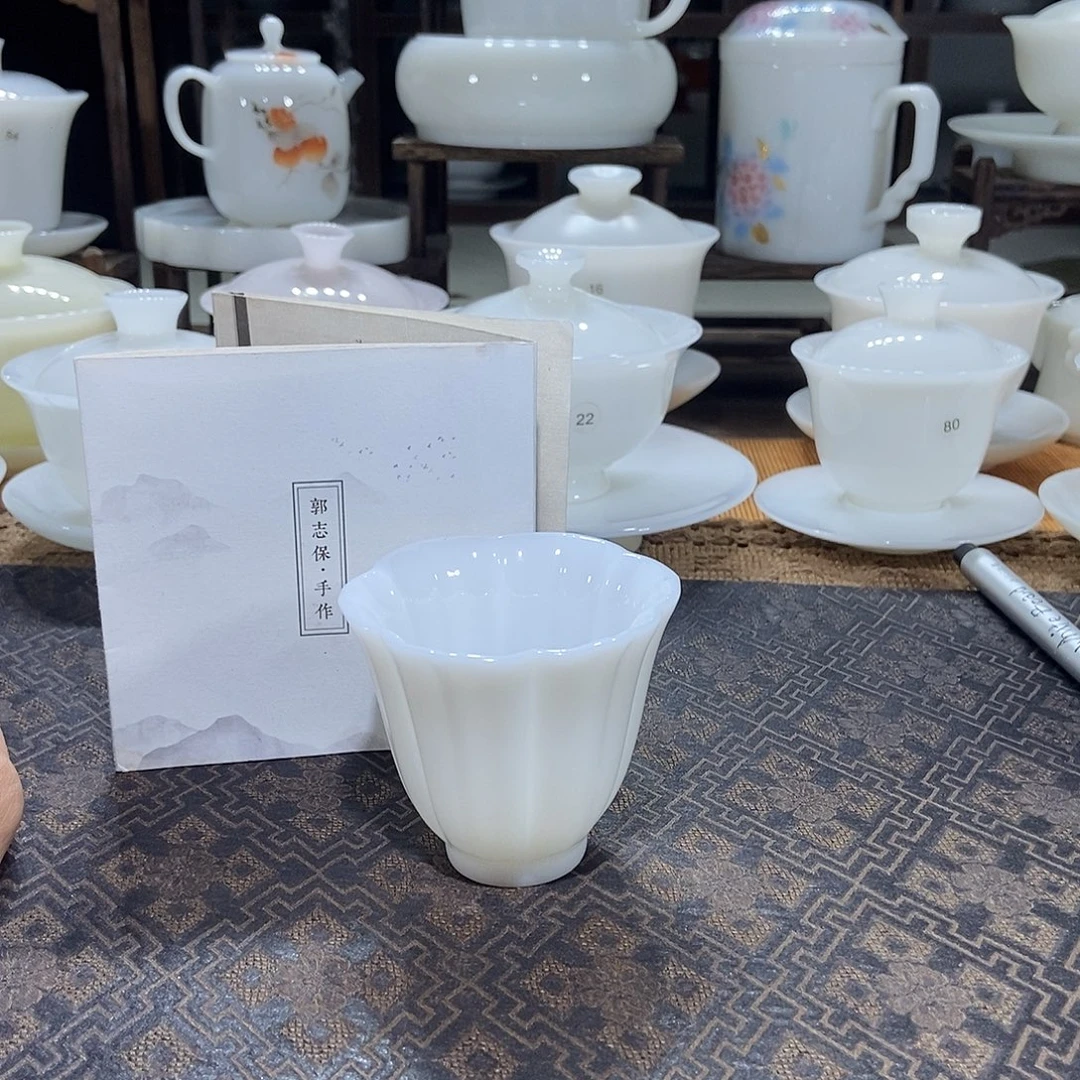 这些天你忙啥去啦呀亲一嘴