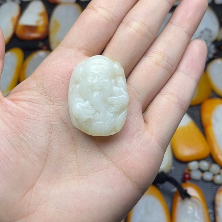 【闪购商品】颈饰未镶嵌和田玉