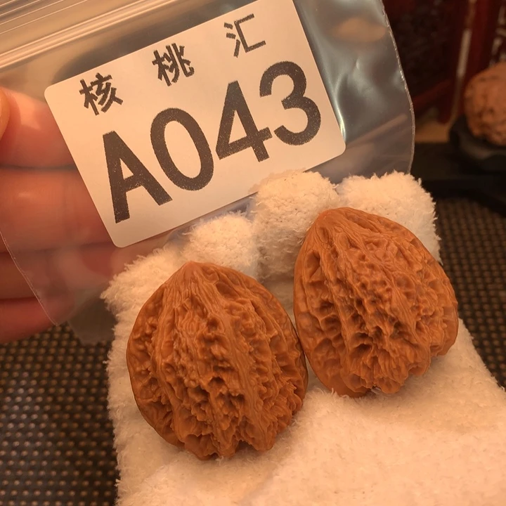 文玩核桃吊坠狼牙37