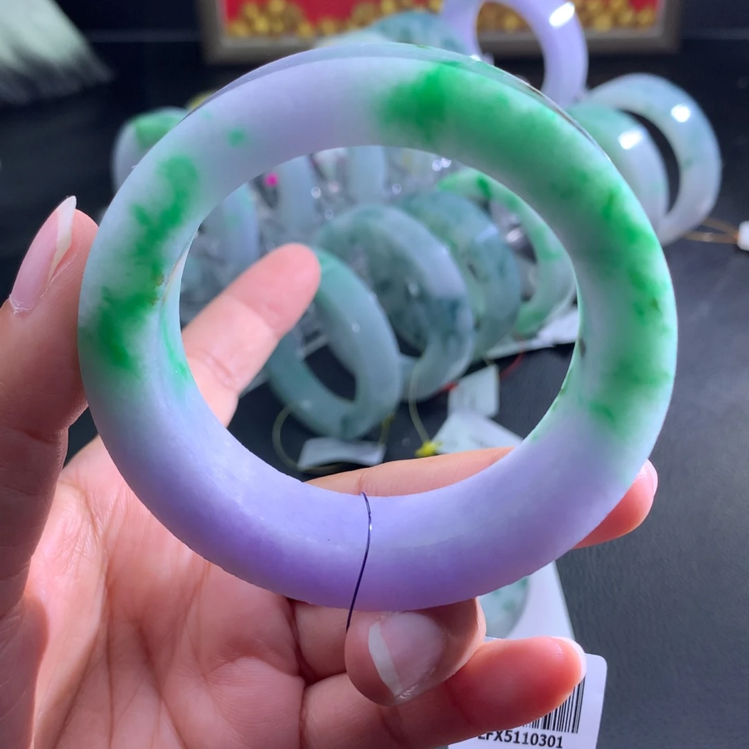 定制翡翠未镶嵌翡翠手镯