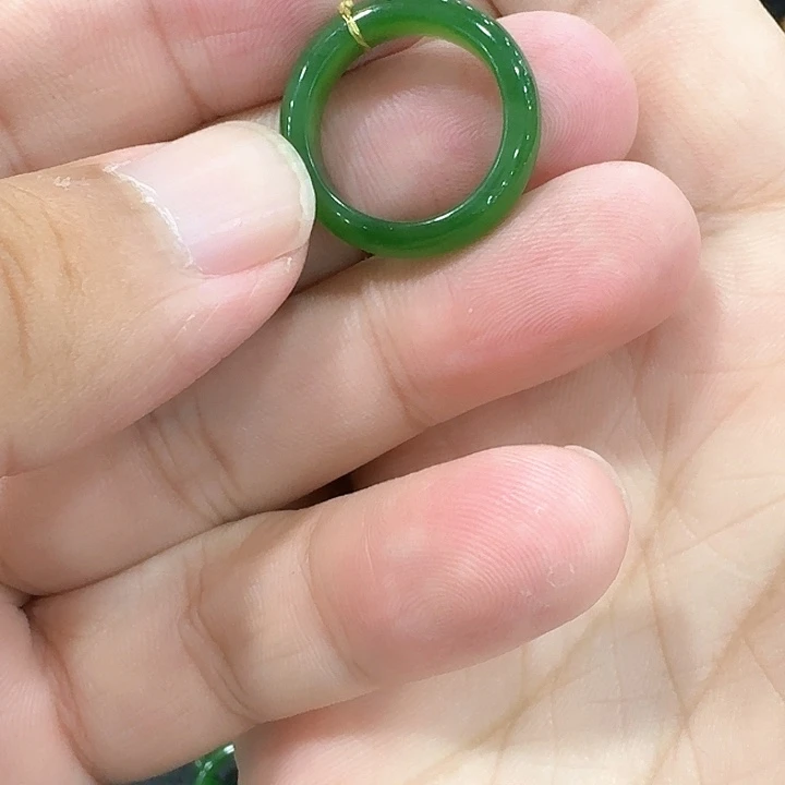未镶嵌戒指和田玉（碧玉）