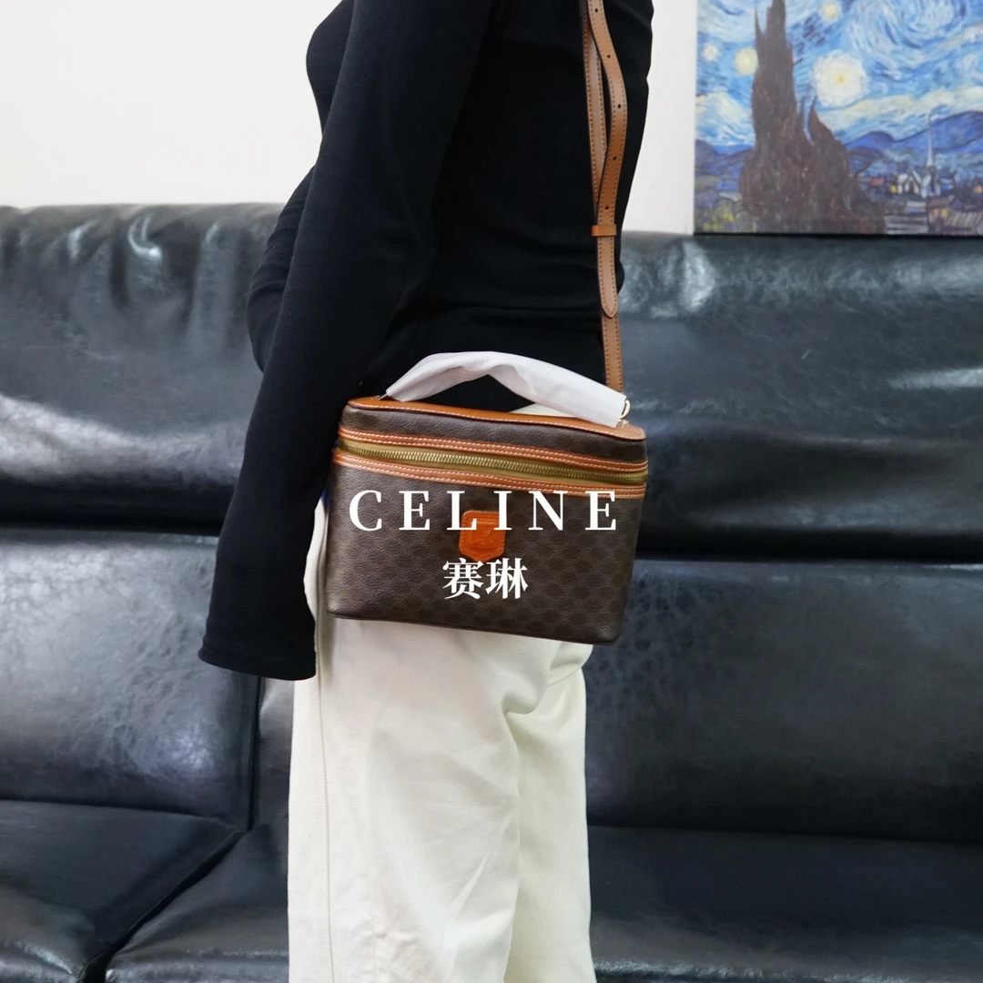 95新 Celine/思琳 Celine/思琳老花斜挎饭盒包/FYEE03520023/0023