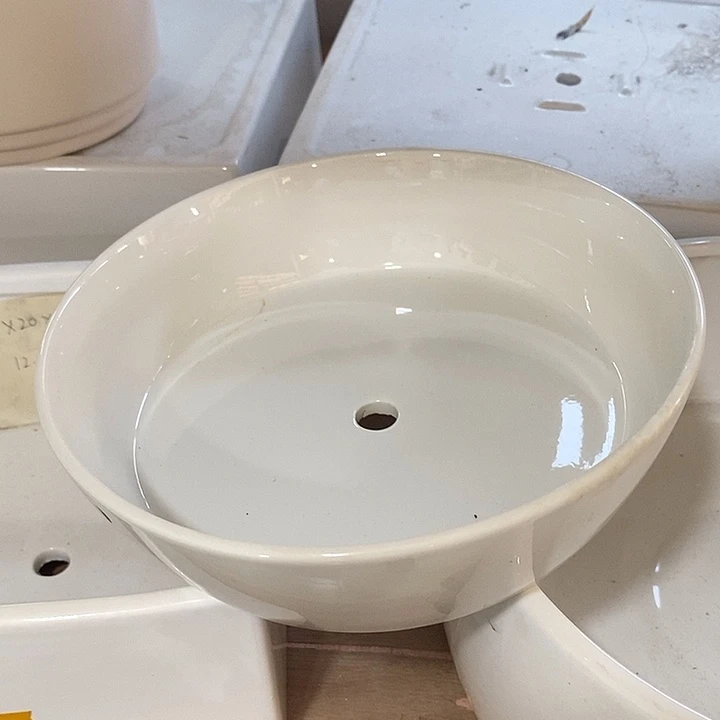 摆件陶盆有孔 瑕疵介意勿拍