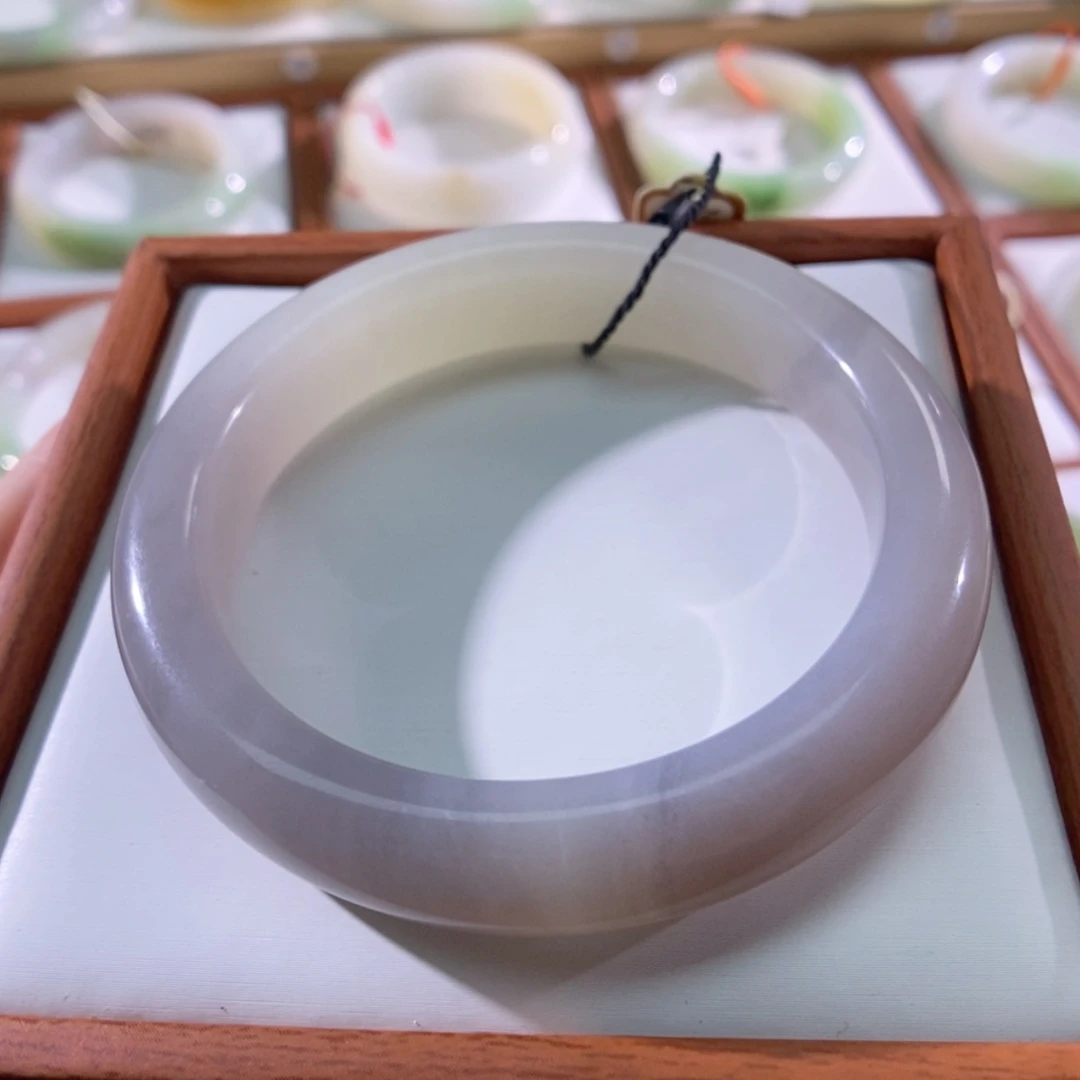 【闪购商品】未镶嵌手镯和田玉