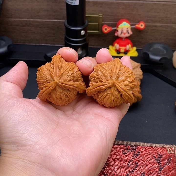 姓***姜把件文玩核桃白奔