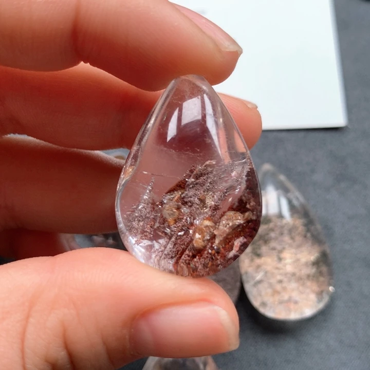 水晶颈饰未镶嵌人**途水晶