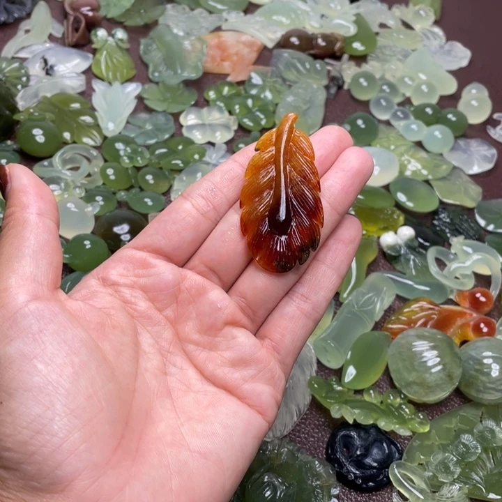 合金蛇纹石玉颈饰