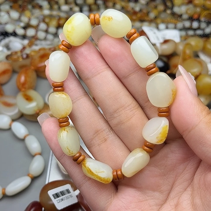 和田玉（糖玉）未镶嵌手链