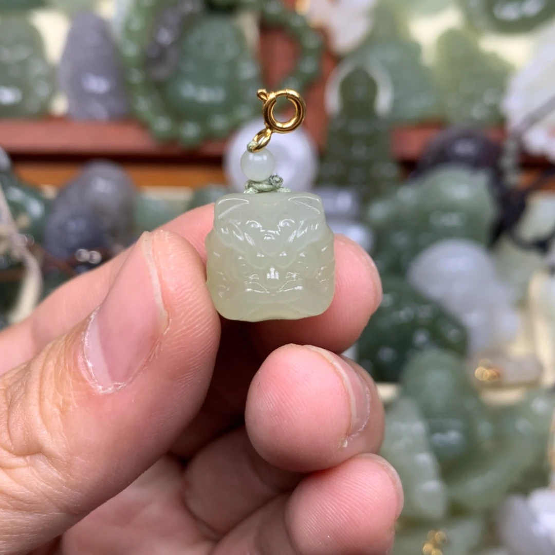 【闪购商品】颈饰未镶嵌和田玉