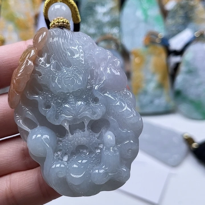 *****颈饰未镶嵌翡翠天然