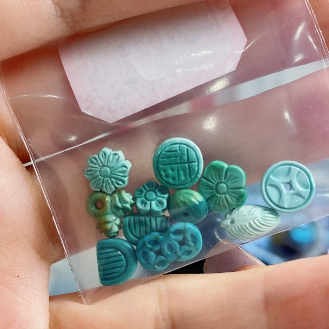 绿松石未镶嵌珠宝奇石