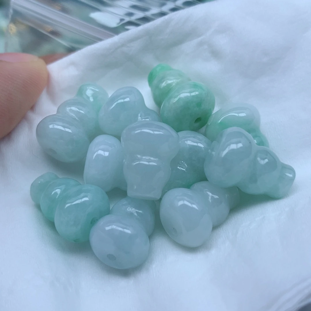 翡翠未镶嵌颈饰吊坠