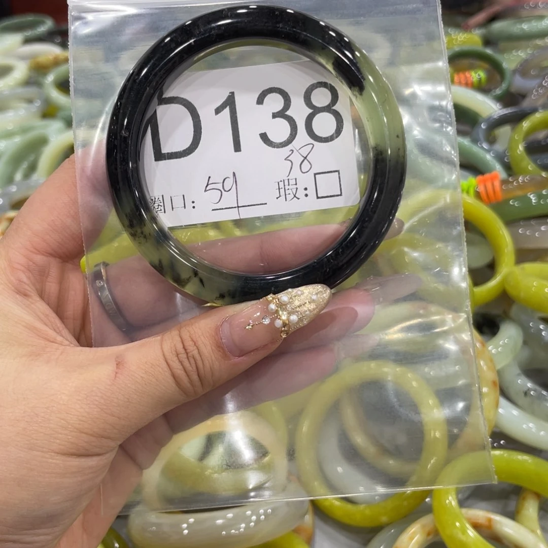 未镶嵌蛇纹石玉颈饰∵***然