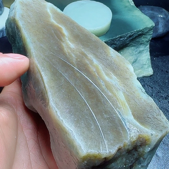 和田玉（糖玉）未镶嵌珠宝奇石