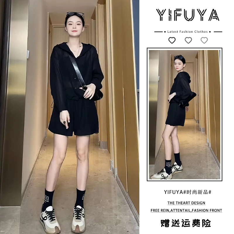 网红洋气炸街女装黑色连帽防晒衬衫短裤微胖显瘦气质减龄时尚套装