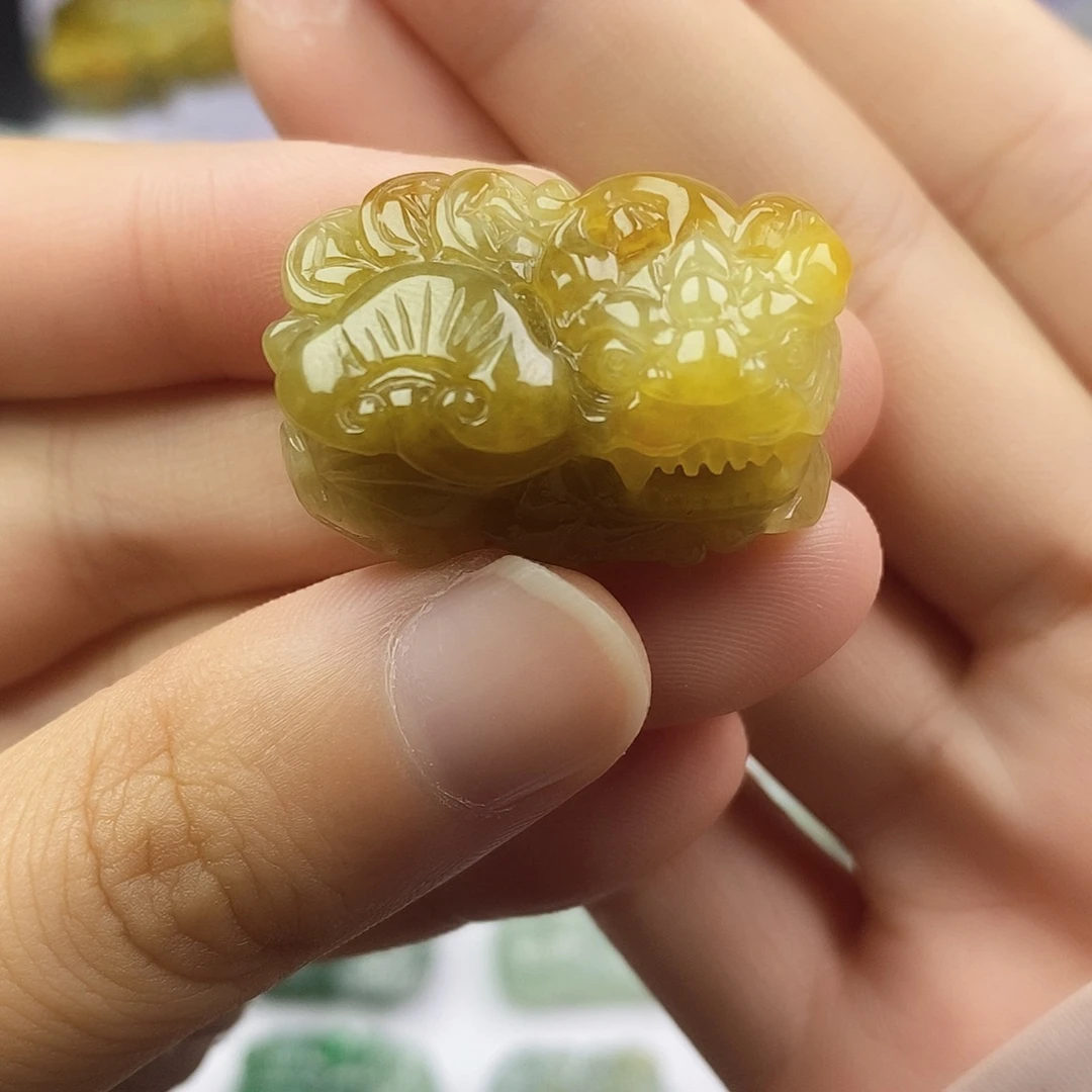 颈饰未镶嵌翡翠貔貅