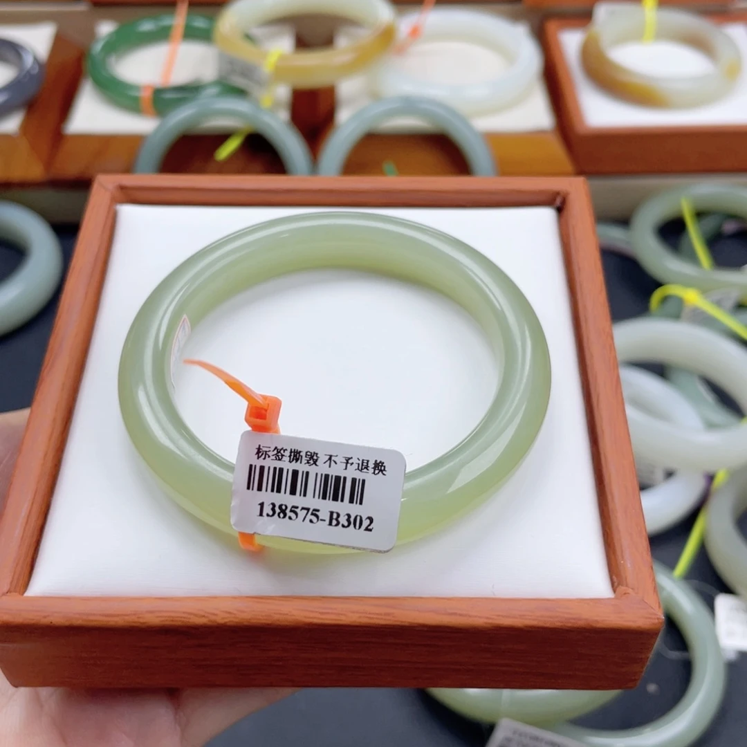 【闪购商品】未镶嵌手镯和田玉链接51。    55.2