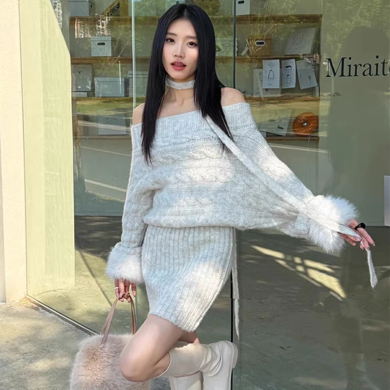 原创版一字领露肩毛毛袖针织连衣显瘦包臀裙女时尚气质2026春秋冬