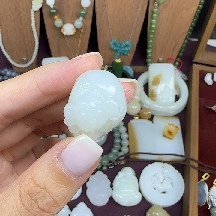 颈饰未镶嵌和田玉