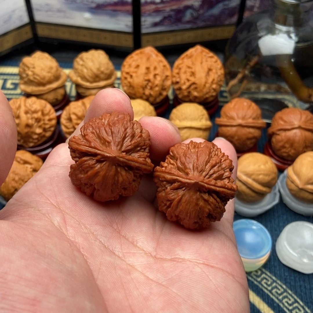 文玩核桃把件宝****活蚁王