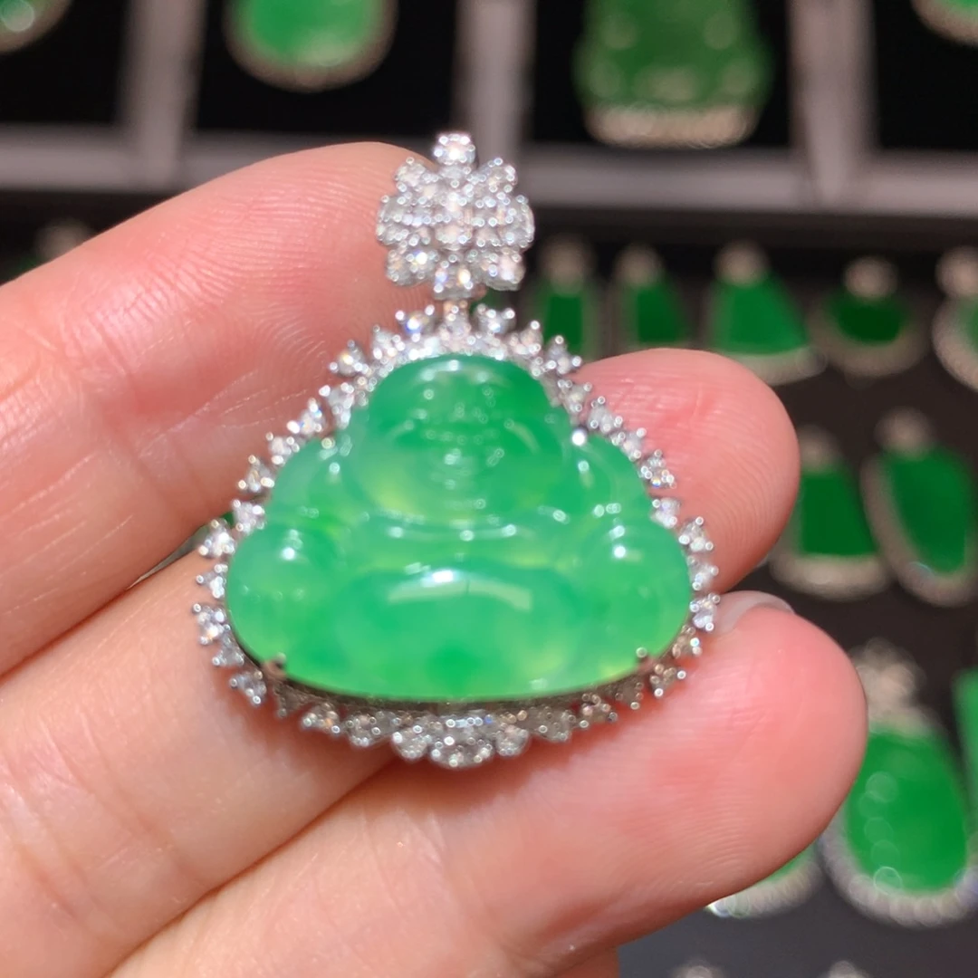 翡翠18K金镶嵌颈饰翡翠