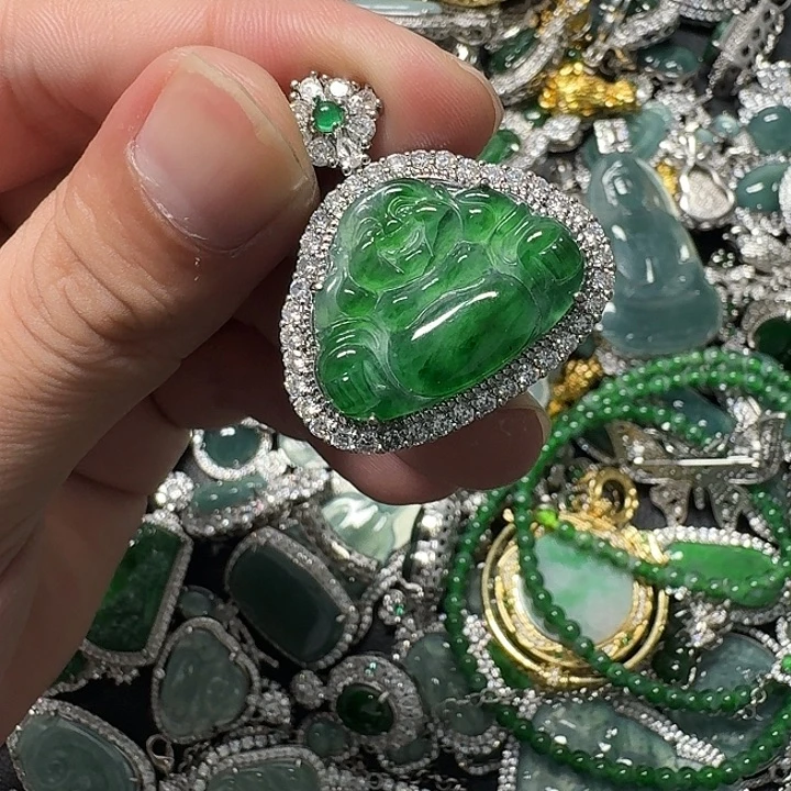 翡翠未镶嵌颈饰天然A货翡翠放漏