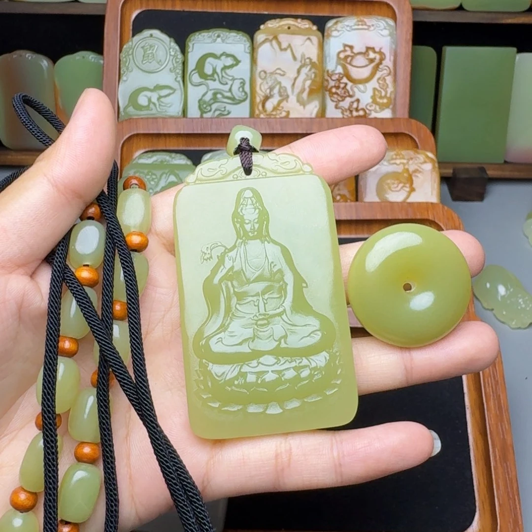 新疆昆仑山料观音牌