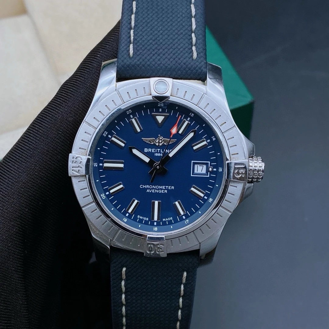 99新 BREITLING/百年灵 复仇者系列/男士机械/表径43