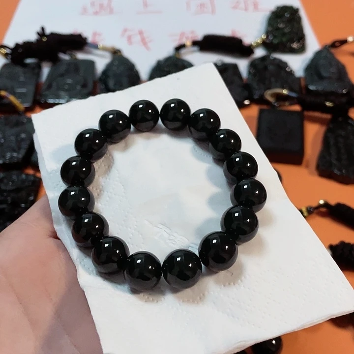 翡翠颈饰未镶嵌泽*