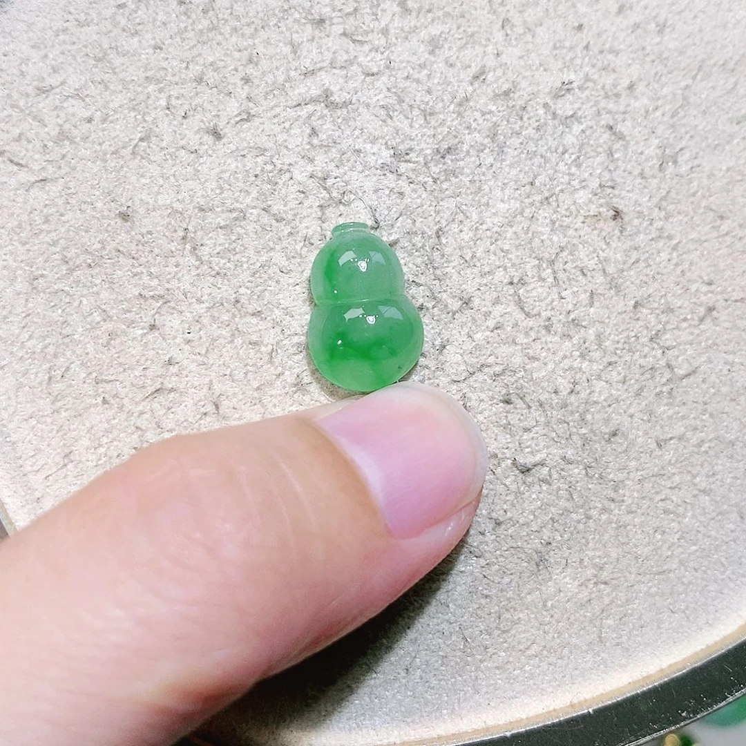 【闪购商品】翡翠挂件未镶嵌裸石