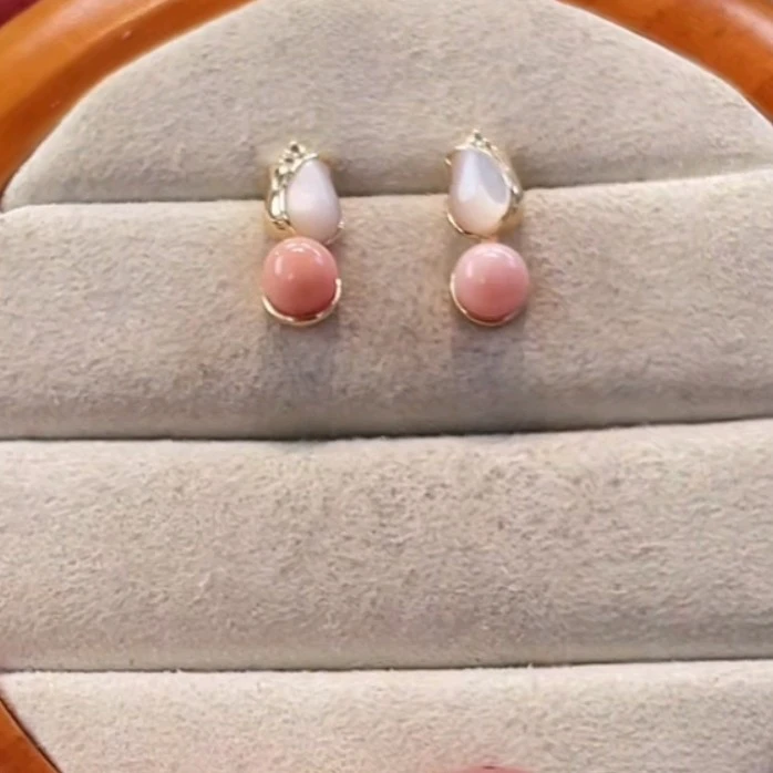 天然宝石红珊瑚耳饰