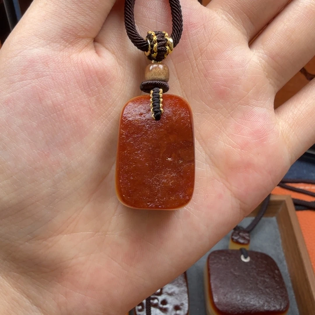 蜜蜡未镶嵌吊坠(赠链)