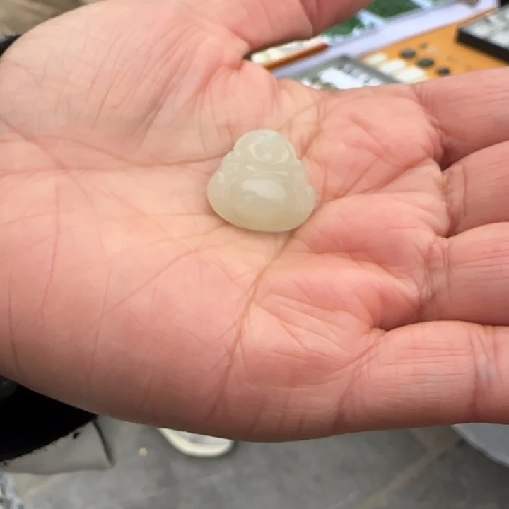 和田玉颈饰未镶嵌小孩