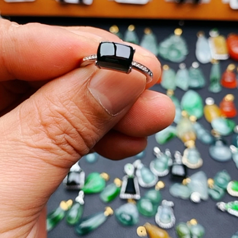 【闪购商品】翡翠戒指银S925镶嵌女****O戒指