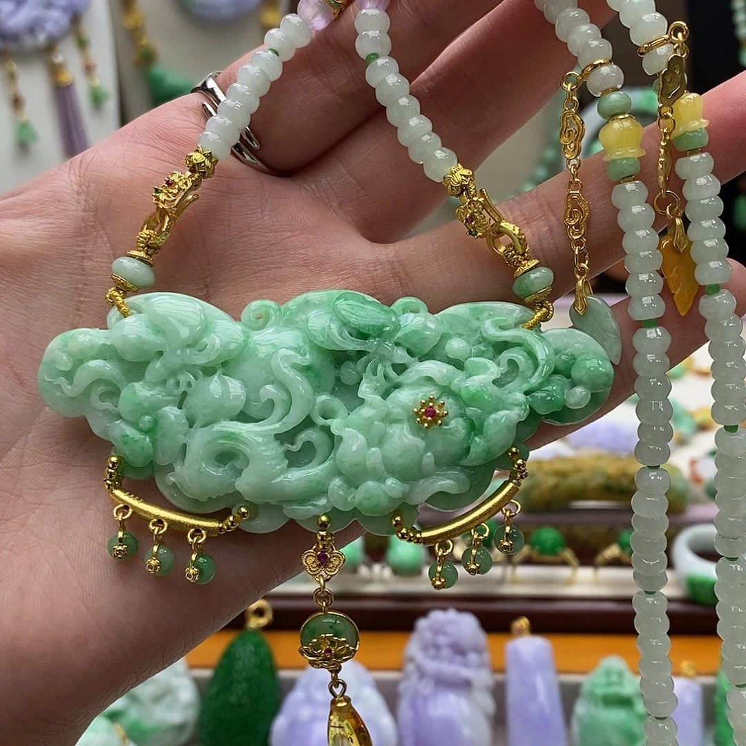 翡翠未镶嵌颈饰吊坠