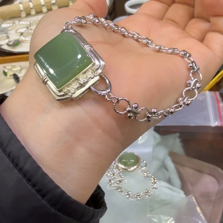 木****和田玉（碧玉）未镶嵌颈饰