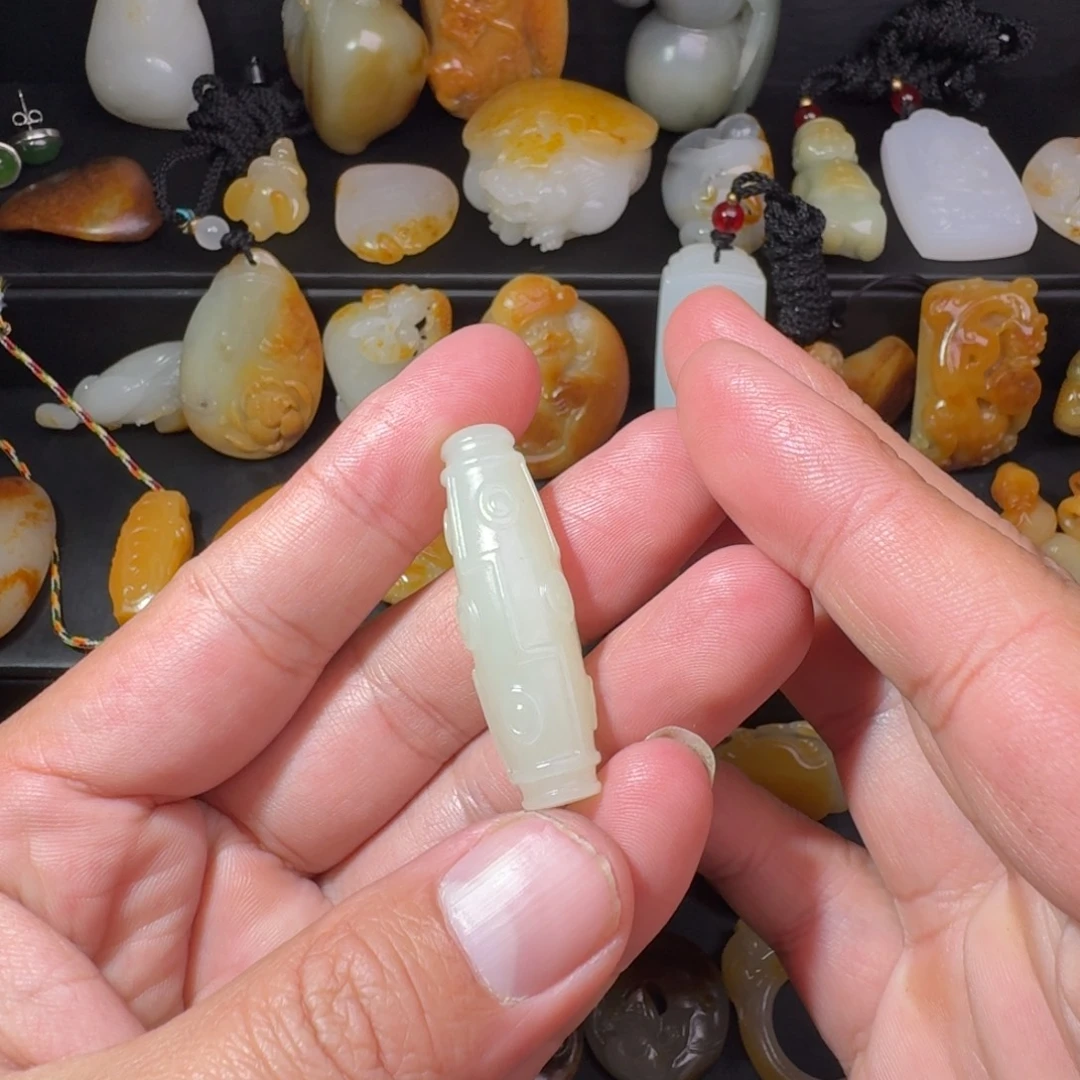 和田玉未镶嵌吊坠(不含链)