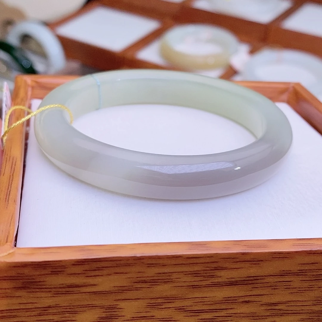 和田玉手镯未镶嵌圆***辰54.9