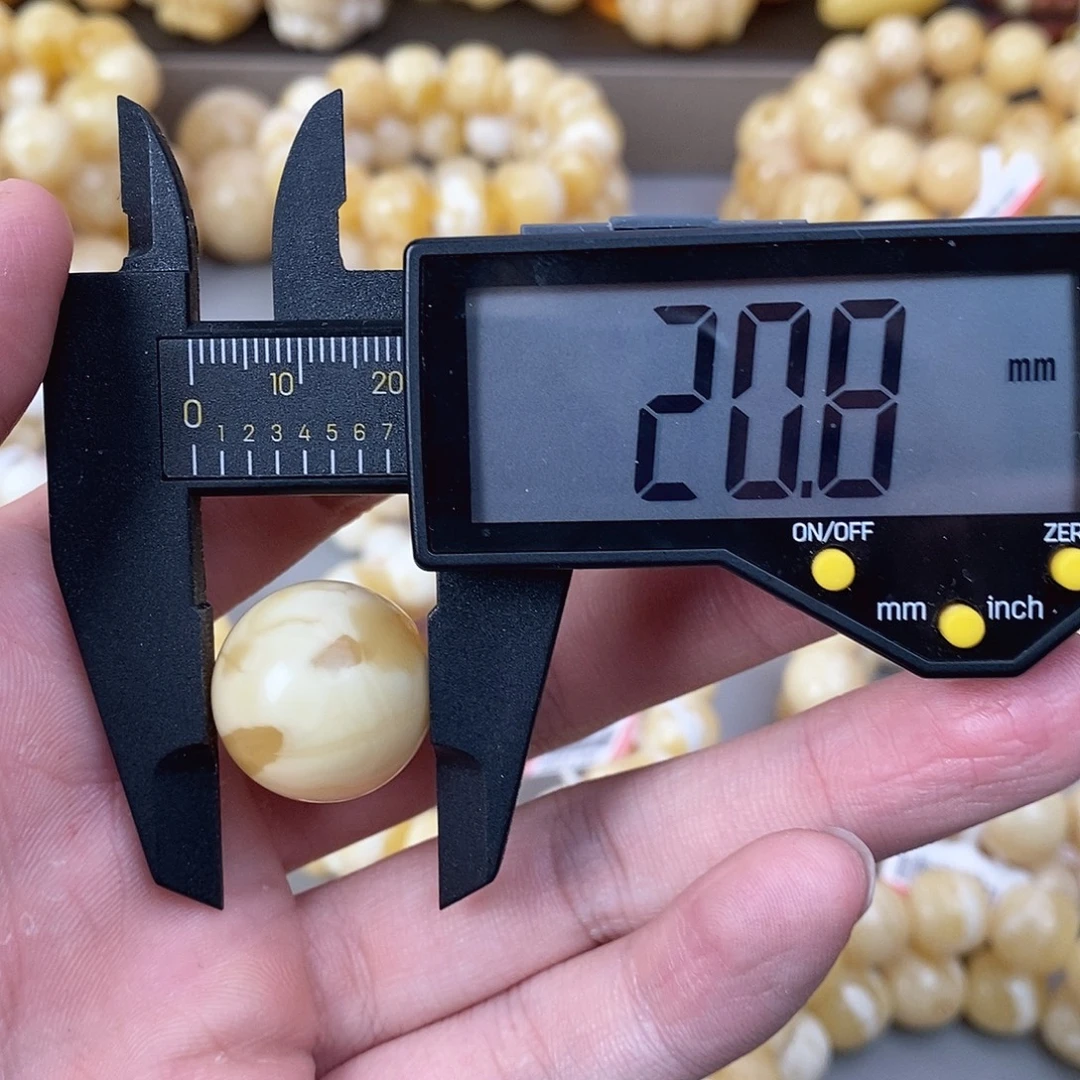 蜜蜡未镶嵌珠宝奇石