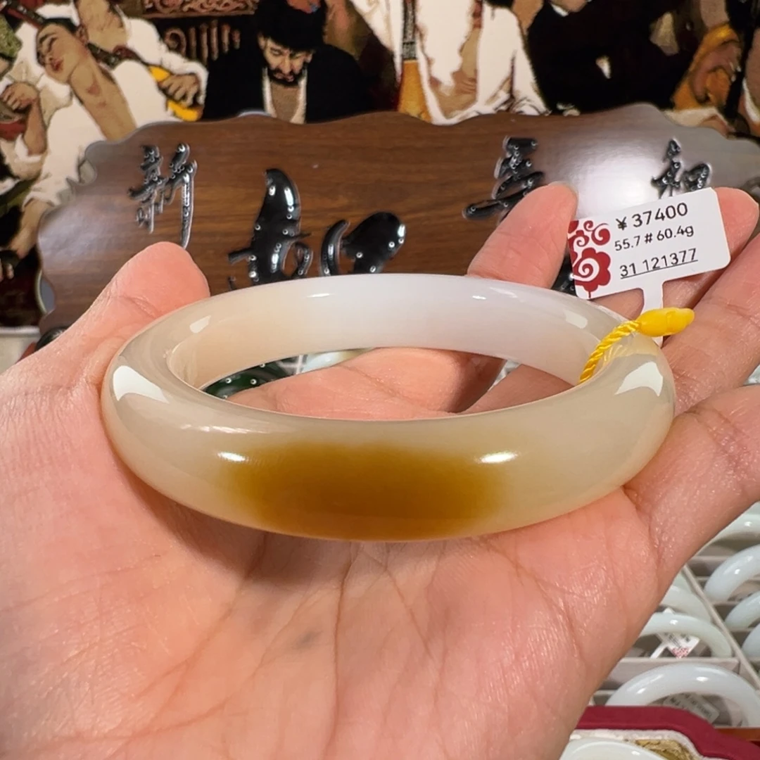 和田玉（糖玉）未镶嵌手镯