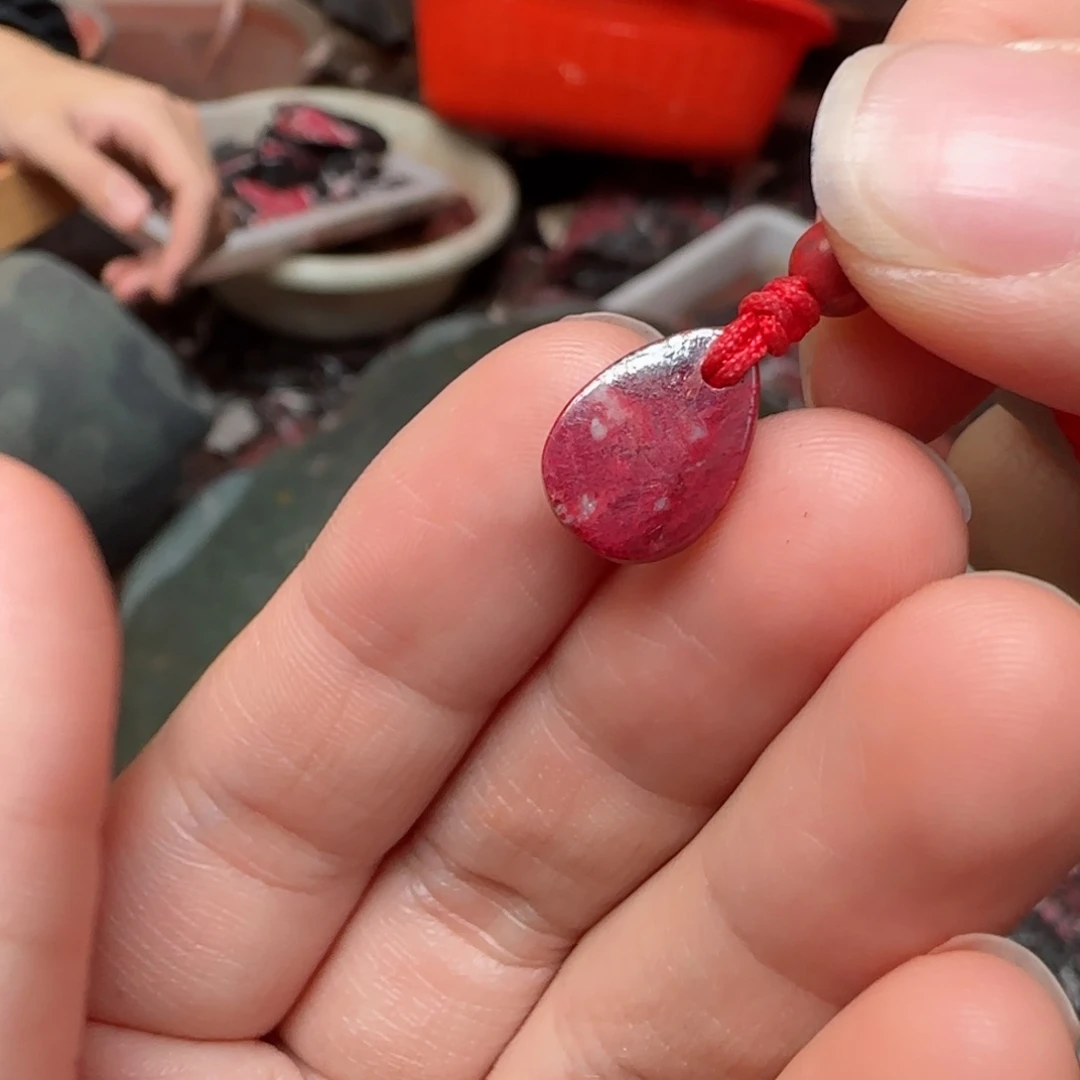 天然辰砂原矿吊坠24