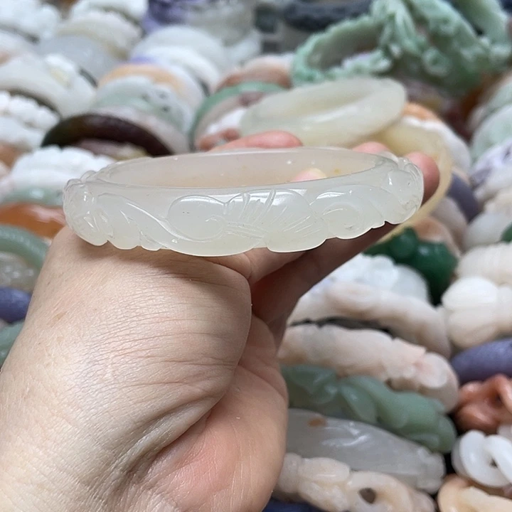 未镶嵌手镯石英岩玉