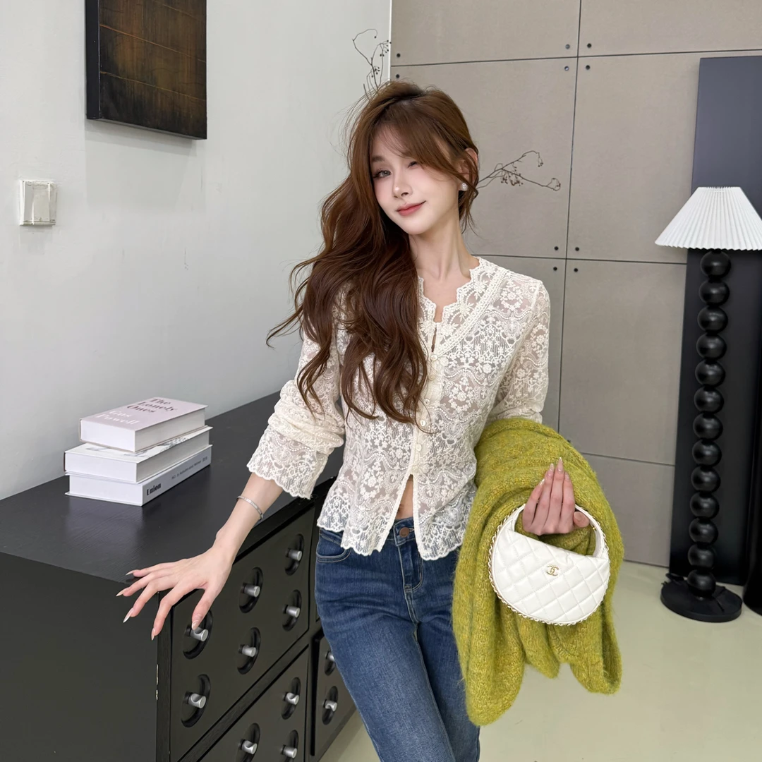 【白茶心事】轻奢手钩花高级感打底蕾丝上衣（衣长56）