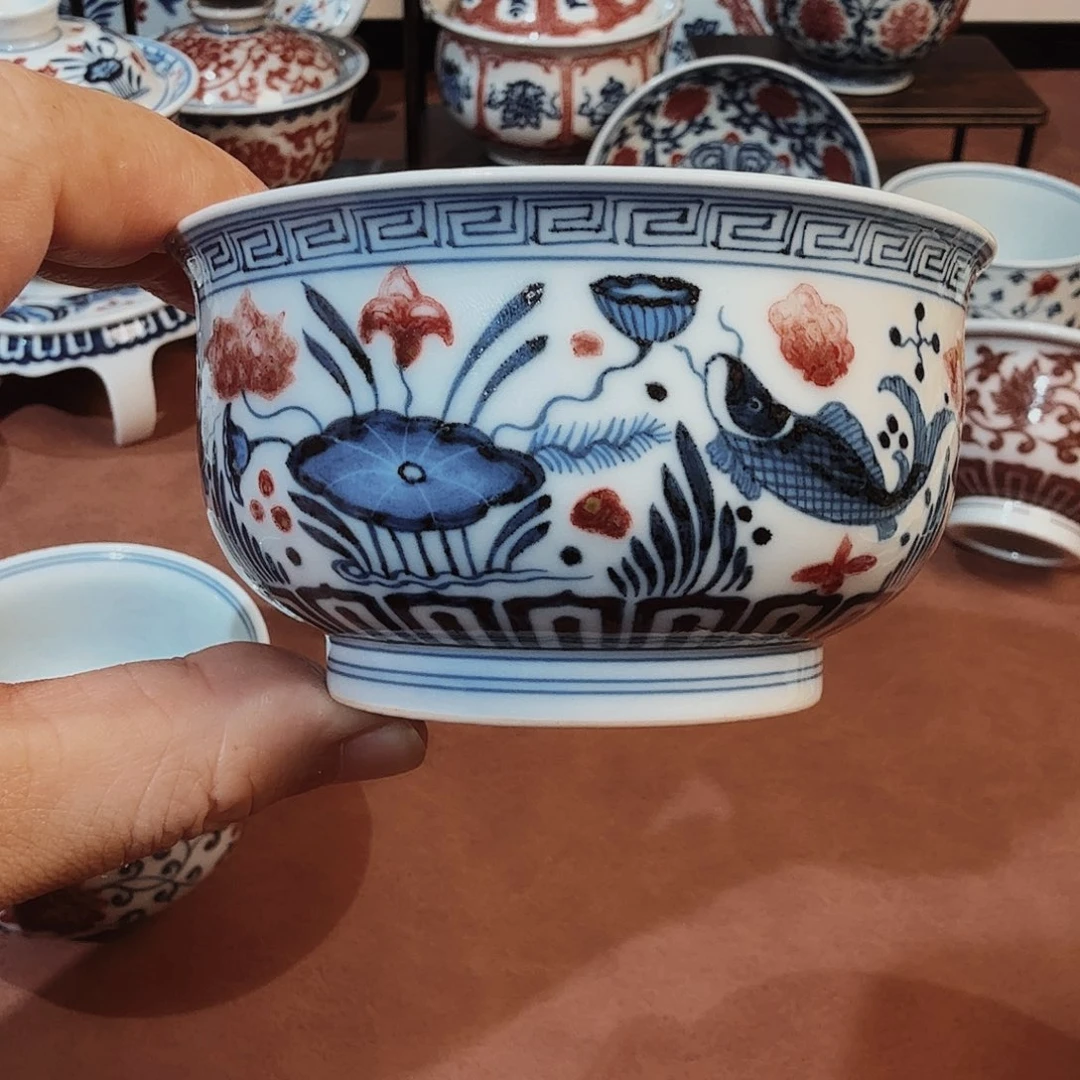 一***下青花釉里红鱼藻纹炉式杯