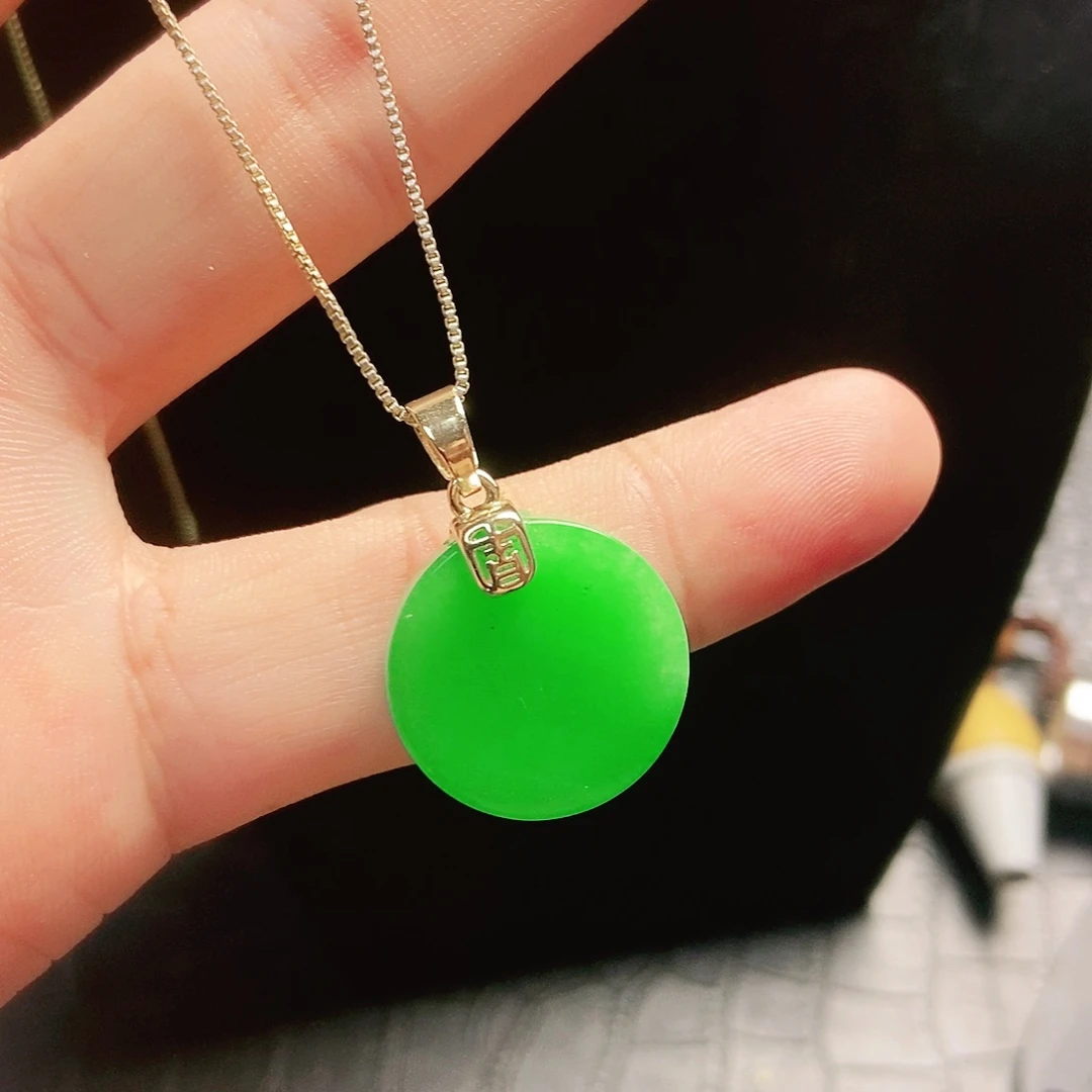 颈饰18K金镶嵌翡翠