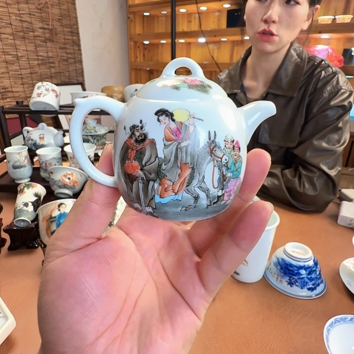 摆件景德镇陶瓷学院等单位联合举办了