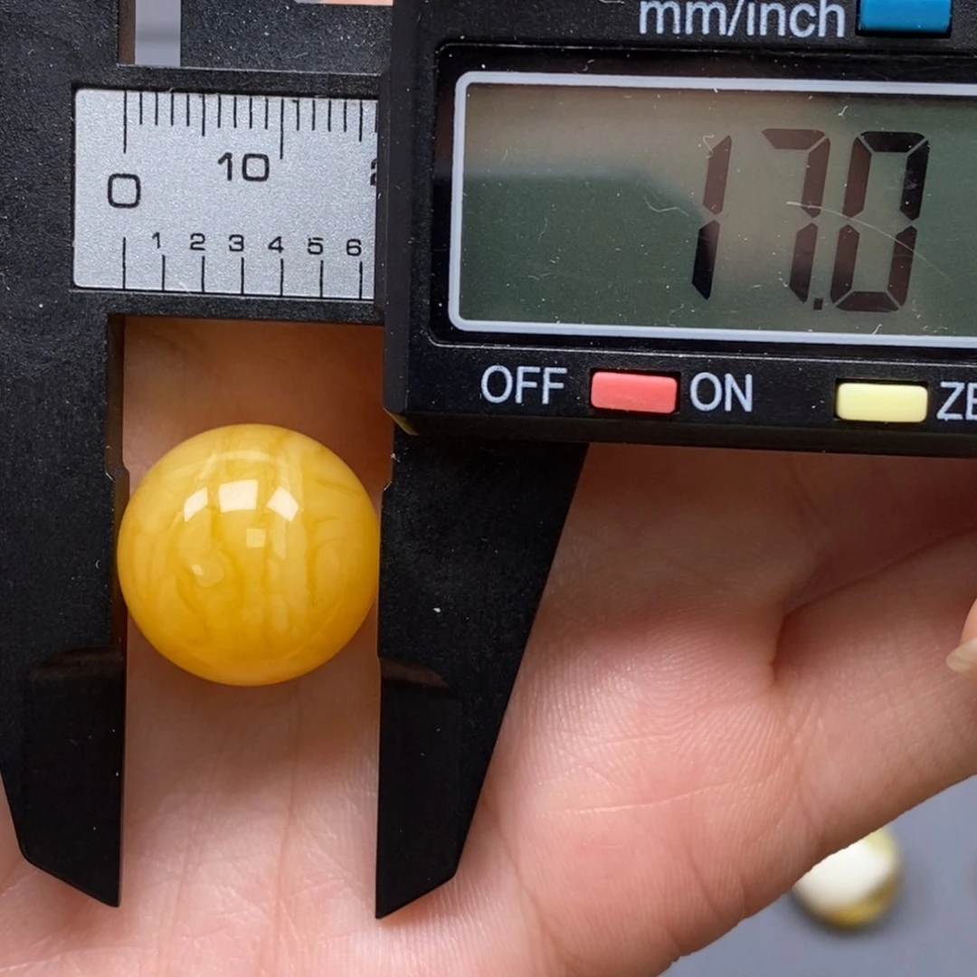 未镶嵌琥珀裸石纯天然