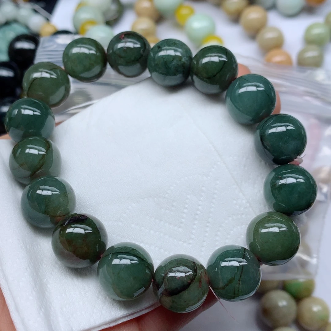 翡翠颈饰未镶嵌手串